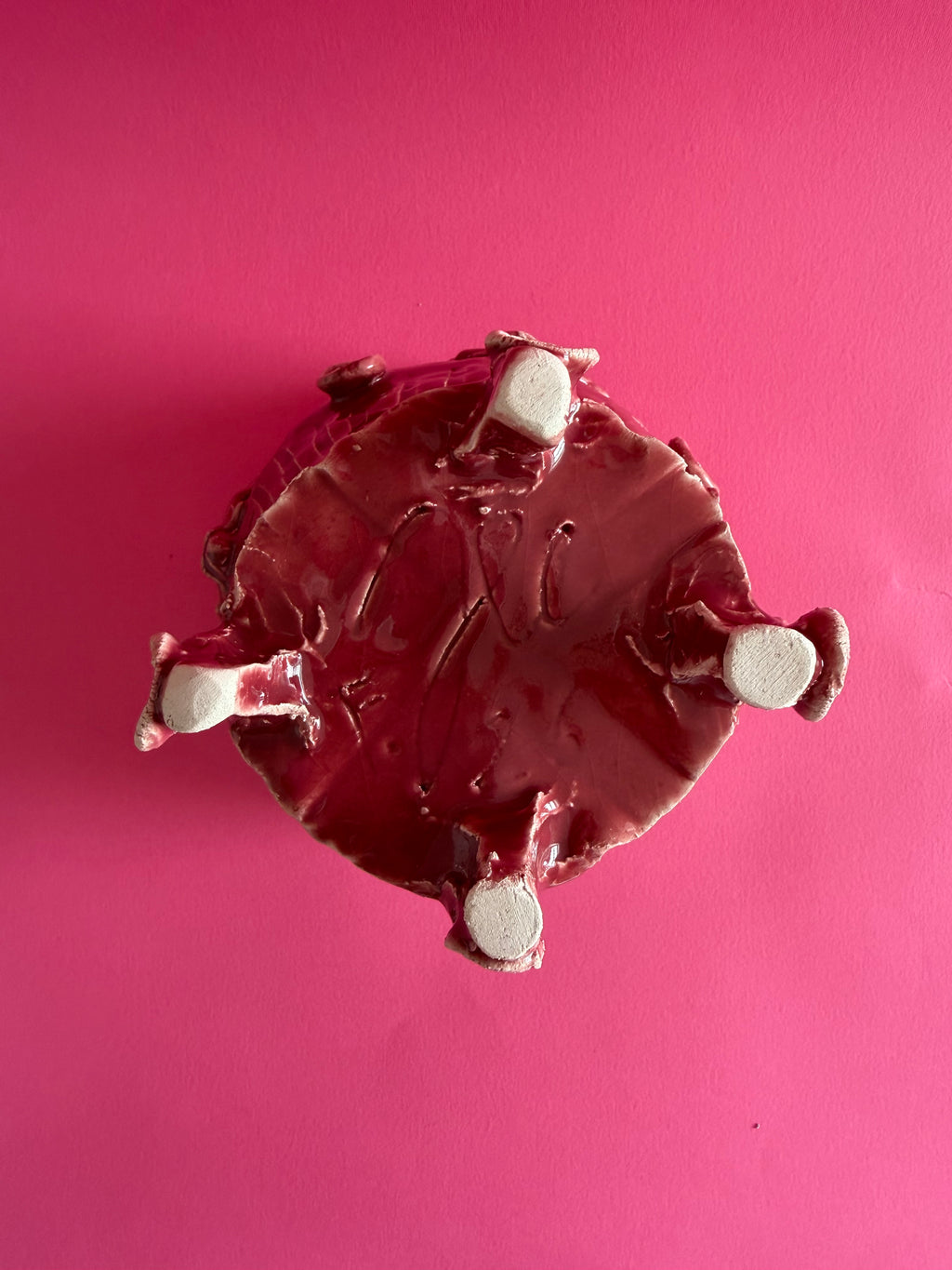 MAGNUS - coppa rosa antico con fiori marini e boccioli con base a lancia